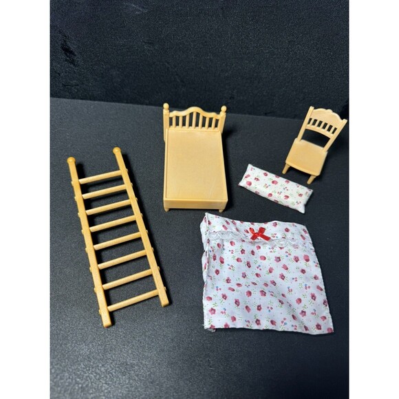 Sylvian Families Calico Critters VTG Lot Of Furniture & Racoon 15+ Piece Closet - Picture 3 of 7